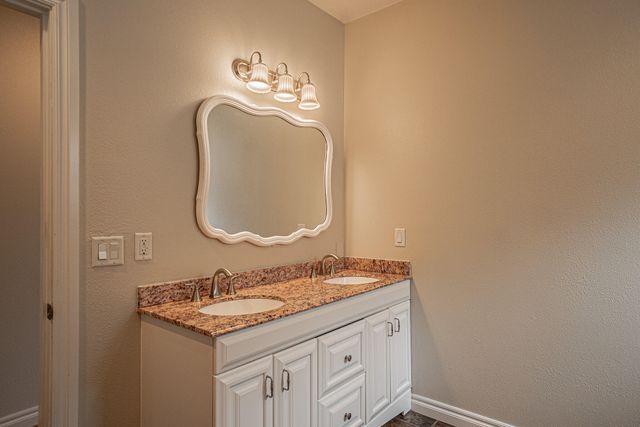 995 Pumpkin Ridge Drive, Eagle Point, OR 97524