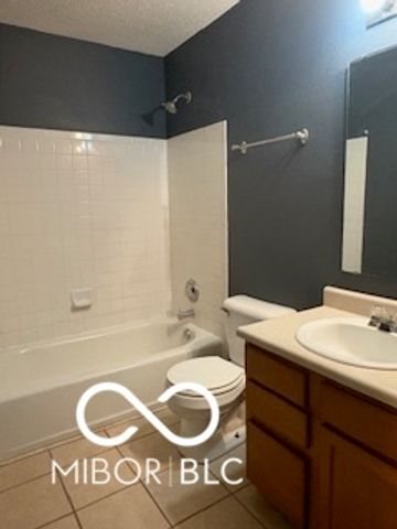 6857 Maywood Circle, Avon, IN 46123