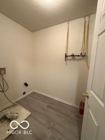 6857 Maywood Circle, Avon, IN 46123