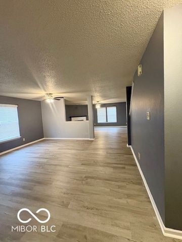 6857 Maywood Circle, Avon, IN 46123