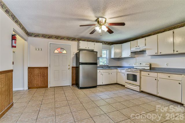 12 Moody Street, Candler, NC 28715