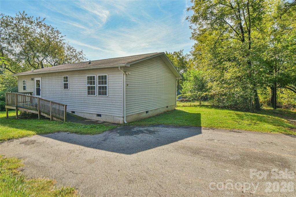 12 Moody Street, Candler, NC 28715