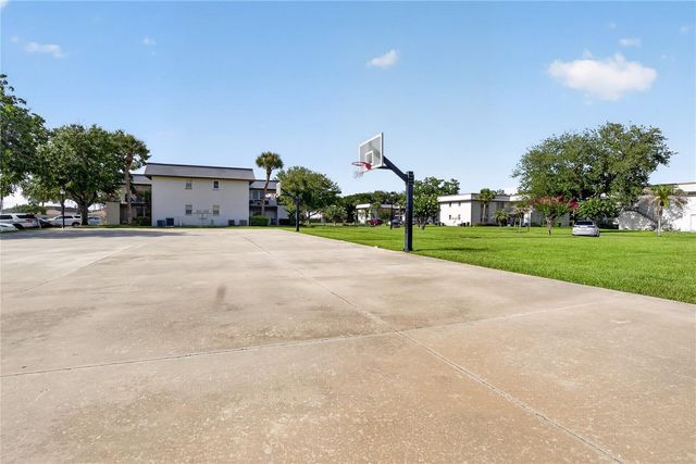 53 WINDTREE LANE 102, Winter Garden, FL 34787