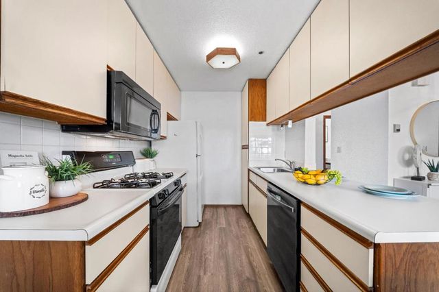 1003 San Antonio Circle 202, Daly City, CA 94014