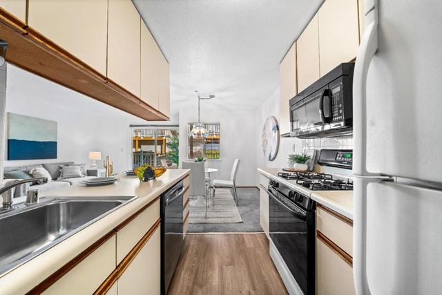 1003 San Antonio Circle 202, Daly City, CA 94014