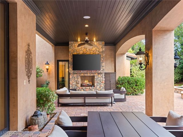 43 Olympia Hills Circle, Las Vegas, NV 89141