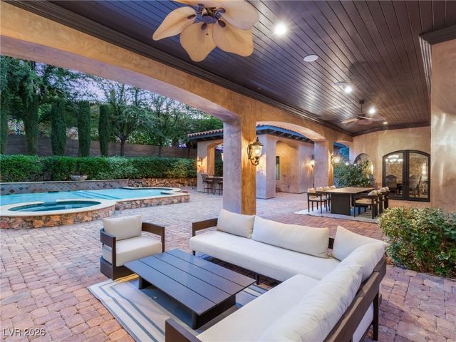 43 Olympia Hills Circle, Las Vegas, NV 89141