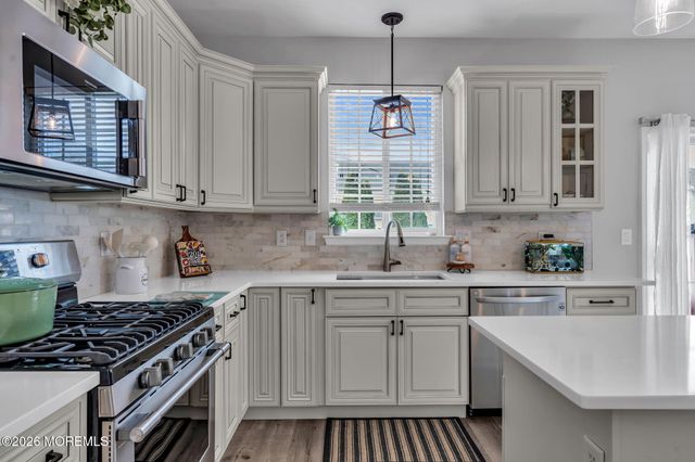 12 Lancaster Way, Jackson, NJ 08527