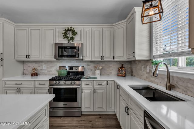 12 Lancaster Way, Jackson, NJ 08527