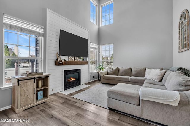 12 Lancaster Way, Jackson, NJ 08527