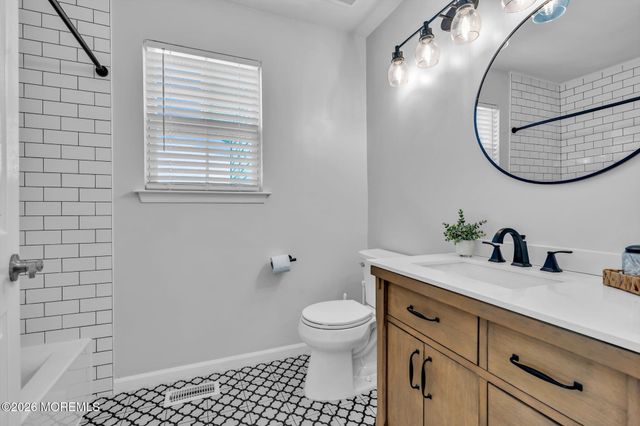 12 Lancaster Way, Jackson, NJ 08527