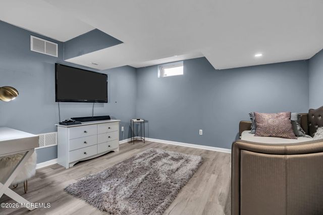 12 Lancaster Way, Jackson, NJ 08527