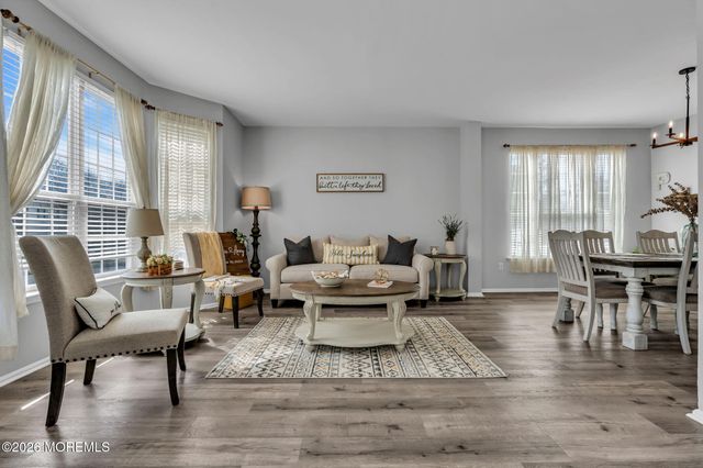 12 Lancaster Way, Jackson, NJ 08527