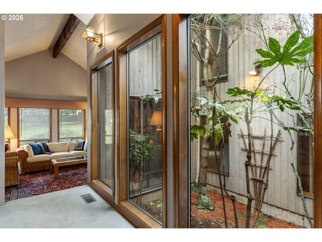 11895 Se KNEE Ct, Happy Valley, OR 97086