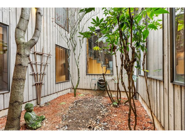 11895 Se KNEE Ct, Happy Valley, OR 97086