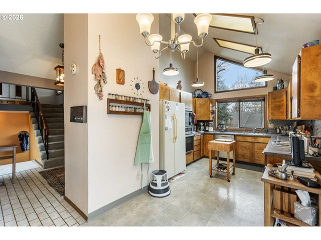 11895 Se KNEE Ct, Happy Valley, OR 97086