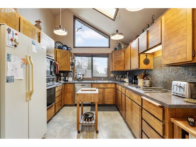 11895 Se KNEE Ct, Happy Valley, OR 97086