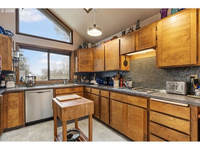 11895 Se KNEE Ct, Happy Valley, OR 97086