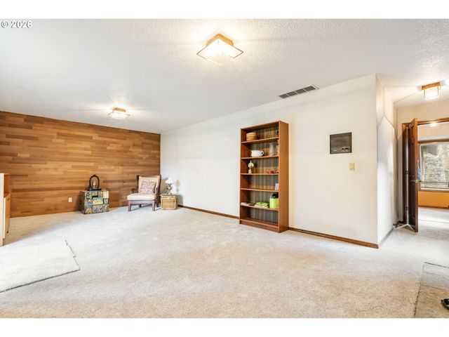 11895 Se KNEE Ct, Happy Valley, OR 97086