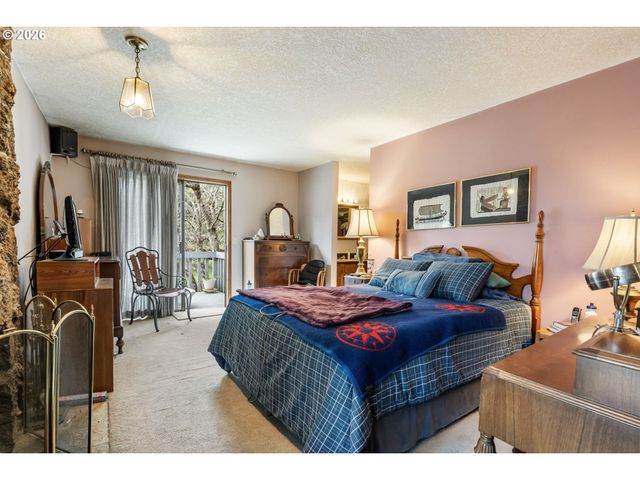 11895 Se KNEE Ct, Happy Valley, OR 97086