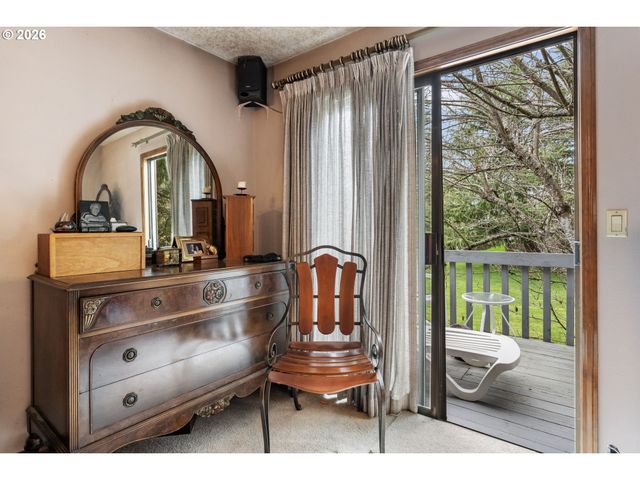 11895 Se KNEE Ct, Happy Valley, OR 97086