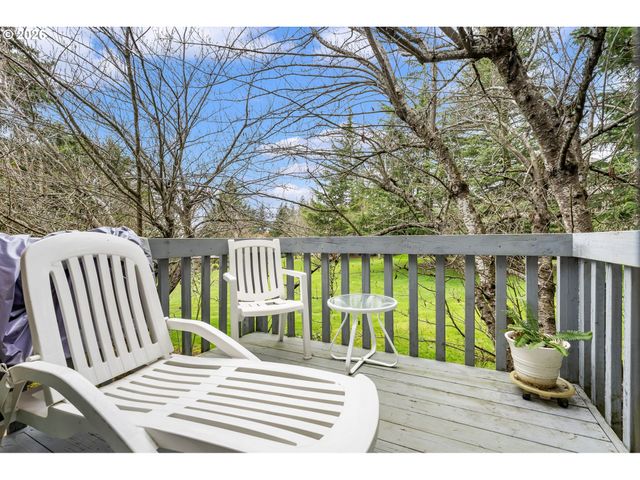 11895 Se KNEE Ct, Happy Valley, OR 97086