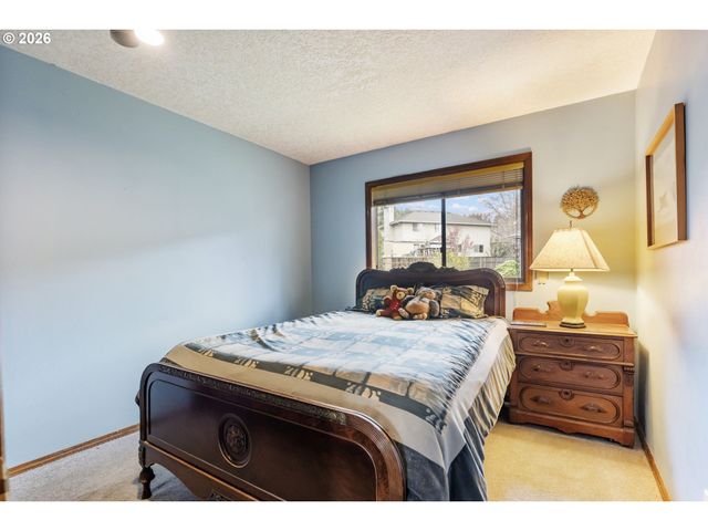 11895 Se KNEE Ct, Happy Valley, OR 97086