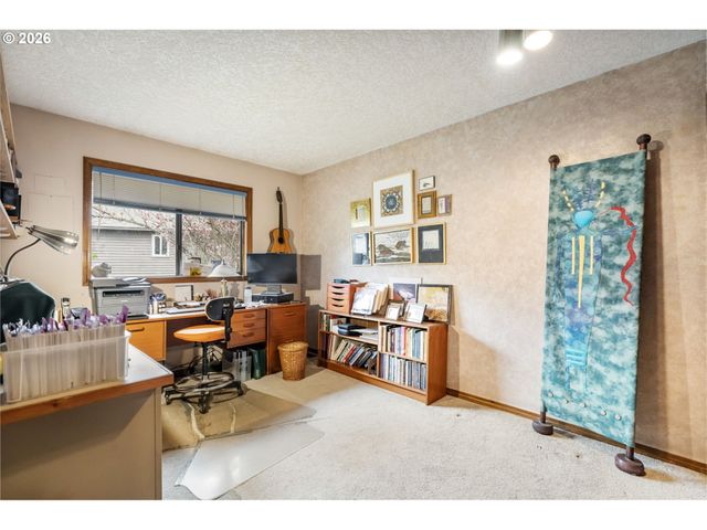 11895 Se KNEE Ct, Happy Valley, OR 97086