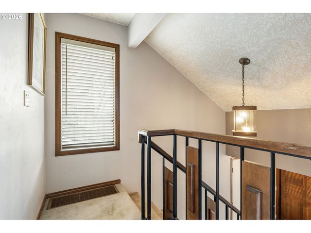 11895 Se KNEE Ct, Happy Valley, OR 97086