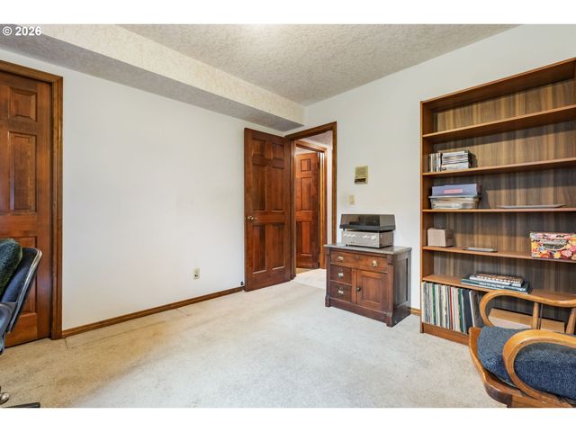 11895 Se KNEE Ct, Happy Valley, OR 97086