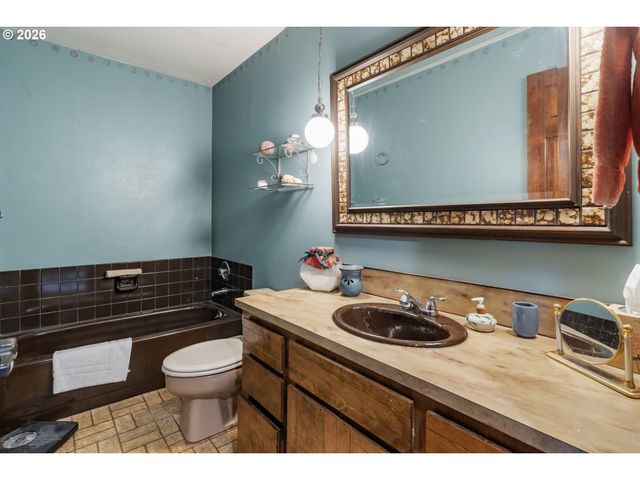 11895 Se KNEE Ct, Happy Valley, OR 97086