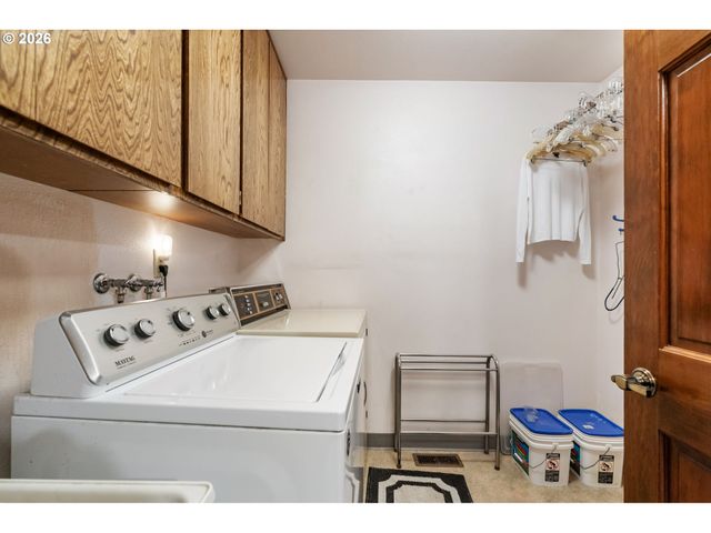 11895 Se KNEE Ct, Happy Valley, OR 97086