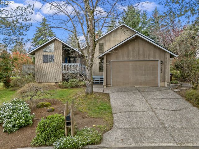 11895 Se KNEE Ct, Happy Valley, OR 97086