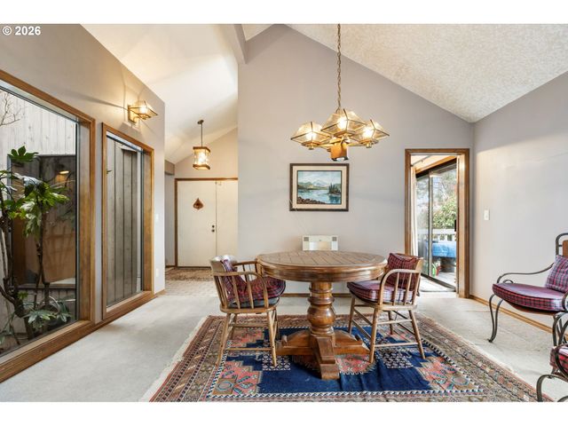 11895 Se KNEE Ct, Happy Valley, OR 97086