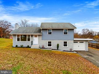 1370 KAUFFMAN RD, Pottstown, PA 19464