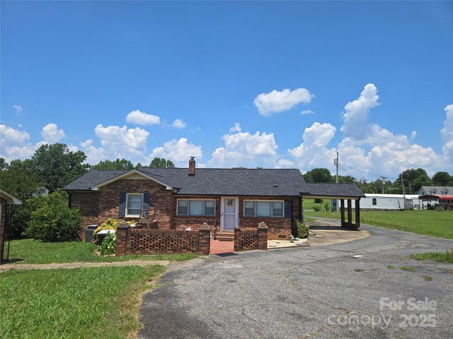 541 Old Nc 277 Road, Bessemer City, NC 28016