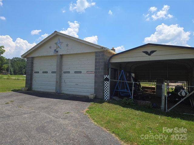 541 Old Nc 277 Road, Bessemer City, NC 28016