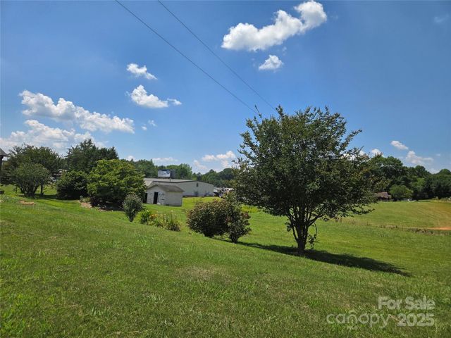 541 Old Nc 277 Road, Bessemer City, NC 28016