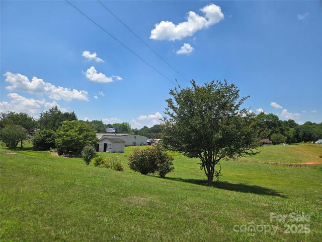 541 Old Nc 277 Road, Bessemer City, NC 28016