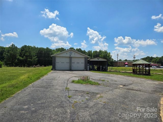541 Old Nc 277 Road, Bessemer City, NC 28016