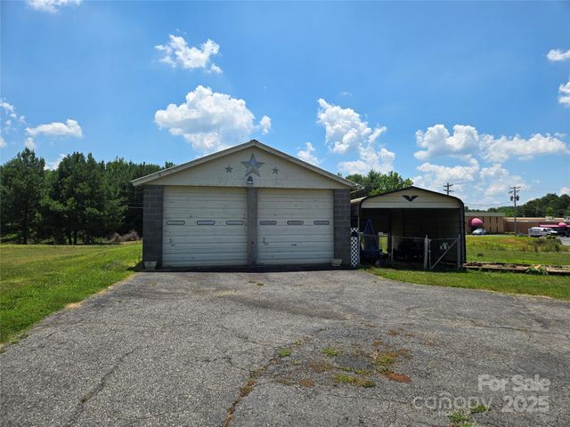 541 Old Nc 277 Road, Bessemer City, NC 28016
