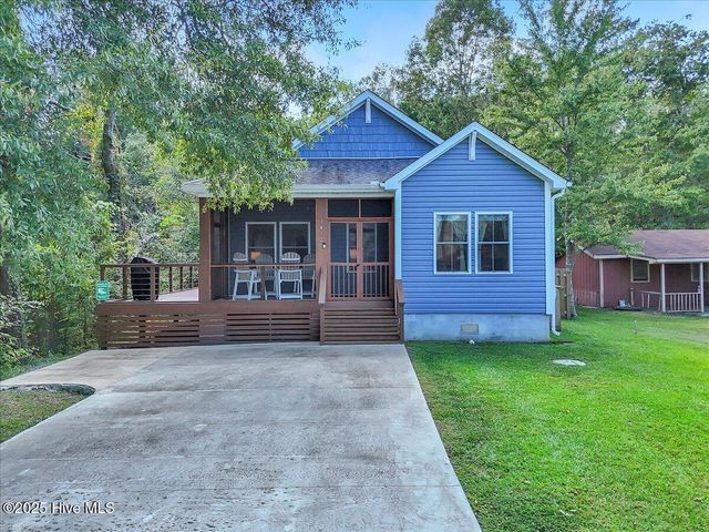 3412 Waccamaw Shores Road, Lake Waccamaw, NC 28450