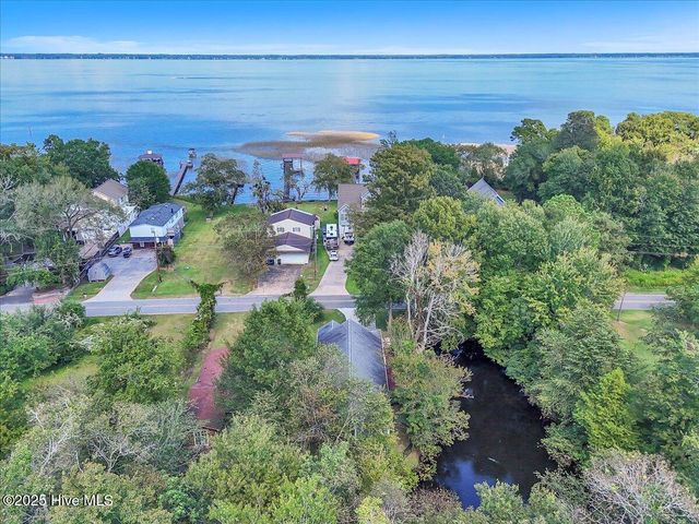 3412 Waccamaw Shores Road, Lake Waccamaw, NC 28450