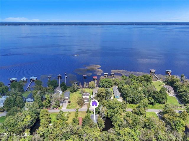 3412 Waccamaw Shores Road, Lake Waccamaw, NC 28450