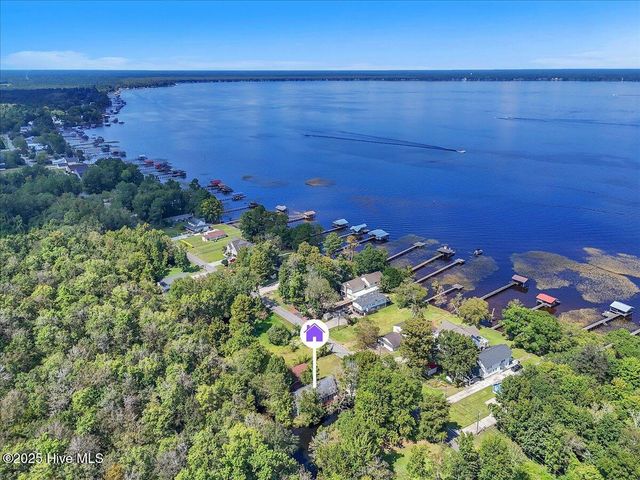3412 Waccamaw Shores Road, Lake Waccamaw, NC 28450