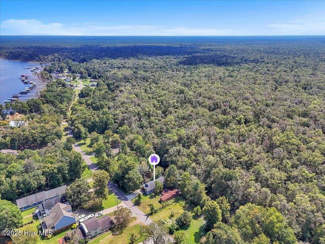 3412 Waccamaw Shores Road, Lake Waccamaw, NC 28450