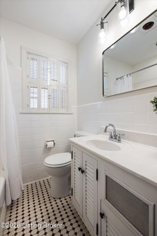 215 Biltmore Rd, Louisville, KY 40207