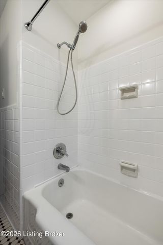 215 Biltmore Rd, Louisville, KY 40207