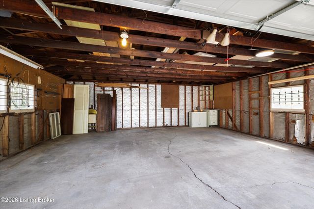 215 Biltmore Rd, Louisville, KY 40207