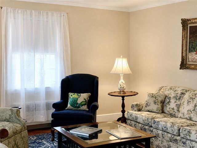1000 Hope Street, Bristol, RI 02809
